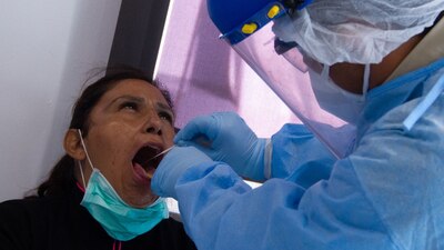 Se prevé que las pruebas vuelvan a ser necesarias en invierno, cuando  haya brotes de influenza