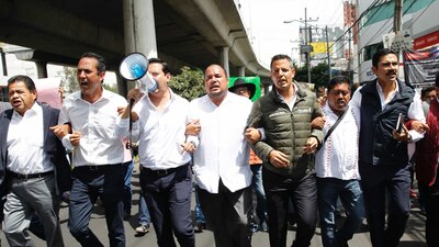 La protesta se llevó a cabo en las instalaciones del IMPI que están ubicadas en la parte sur de esa vialidad