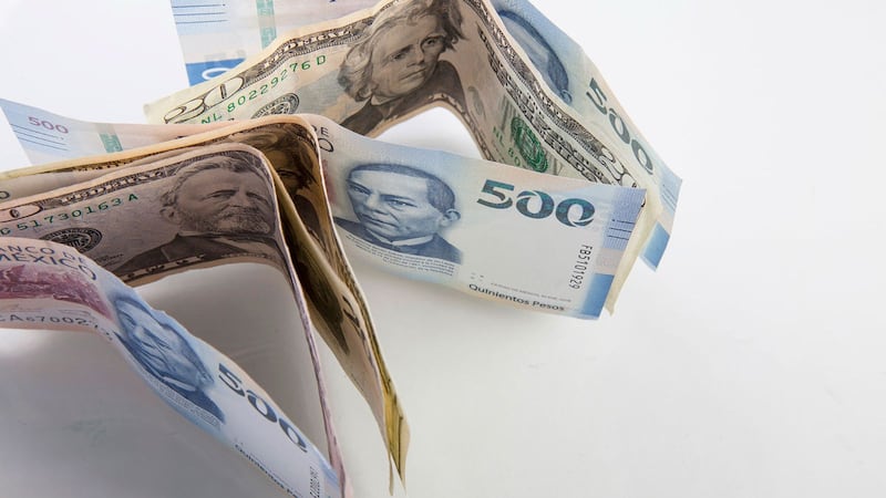 Superpeso canaliza el mal momento del dólar y cierra este martes con ganancias