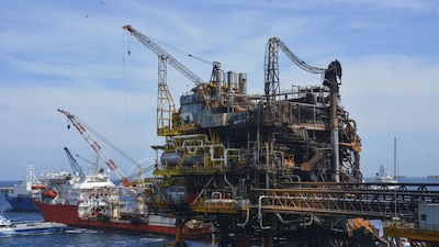 Una grúa de una plataforma marina cayó y mató a un trabajador de Pemex.