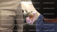 ¿Cómo es AMLO cuando (cree que) nadie lo ve? Volamos en el mismo avión y así fue