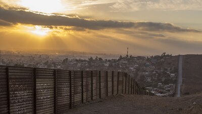La barda entre Tijuana y California es una de las más representativas