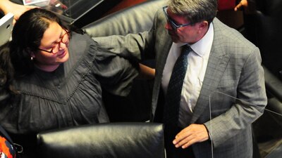 Afirmó que sus 45 años de experiencia en el servicio público lo respaldan