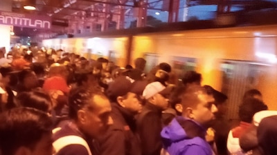 Los trenes llegan llenos a las estaciones