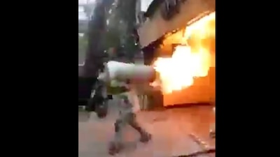 Los bomberos lograron sofocar el fuego exitosamente