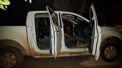 Las autoridades identificaron que la unidad contaba con reporte de robo
