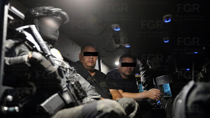 Dictan prisión preventiva a el ‘R1′ y a ‘El Chuy’ por posesión de armas y venta de drogas