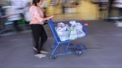 El impacto del gasolinazo golpeó la cantidad de bienes y servicios comprados