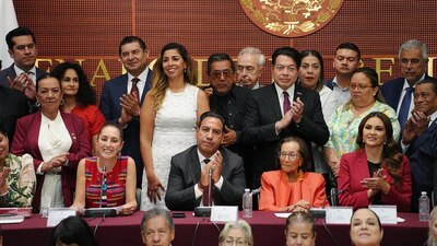 Se reunió con la bancada de Morena, pero no estaban los legisladores afines a Ebrard