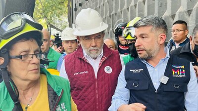Se informó que la Dirección Ejecutiva de Protección Civil de la alcaldía Miguel Hidalgo apoya en el accidente.