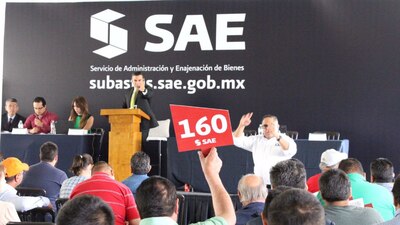 El Servicio de Administración y Enajenación de Bienes durante uno de sus eventos para vender bienes incautados