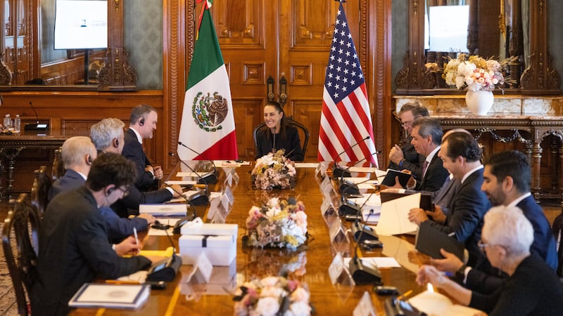 Sheinbaum recibe a delegación comercial de EU rumbo a la revisión del T-MEC