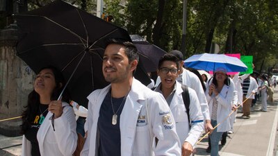 El IMSS contratará a más de 5 mil médicos especialistas y más de 2 mil enfermeras