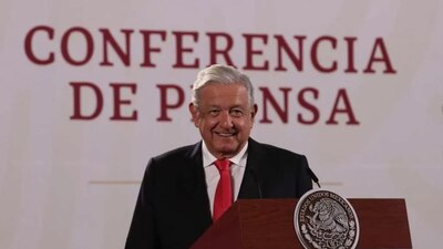 Selañó que Morena es partido demócrata.