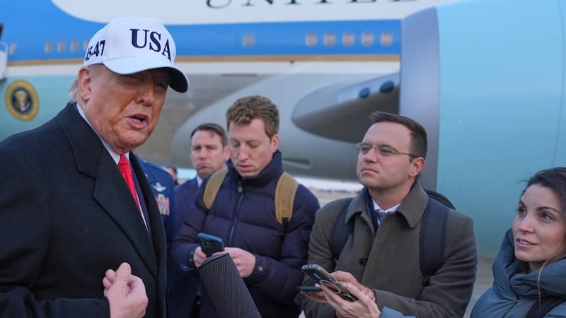 Trump amaga con recorte de fondos federales a estados con ‘ciudades santuario’