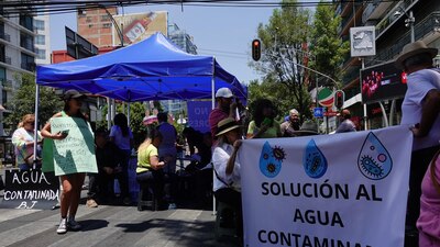 Las protestas también han derivado en caos vial y el cierre de estaciones de la Línea 2 del Metrobús
