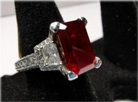 AMLO ya tiene lista otra megasubasta de joyería 'fifí' y carros 'machuchones'