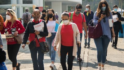 Debido a la variante ómicron, en todo el mundo se aplican vacunas de refuerzo