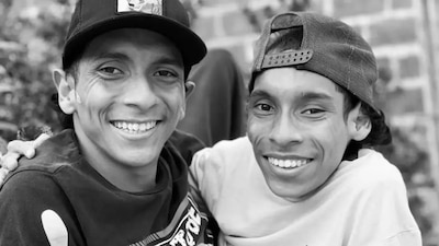 Los hermanos fallecieron en Colombia tras sufrir complicaciones médicas y emergencias cardíacas. La familia busca repatriar sus cuerpos a Ecuador