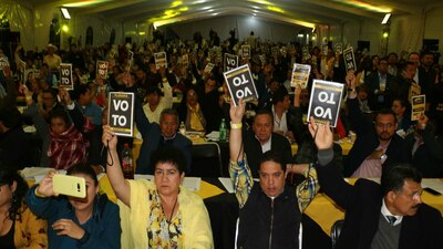 El consejo del PRD inició con retraso por falta de energía eléctrica