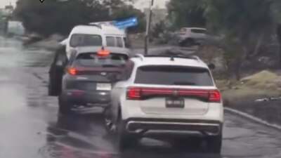 Los automovilistas prefirieron usar sus carros que los puños