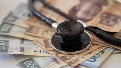 La depreciación del peso ante el dólar es de 0.34% según información de Bloomberg