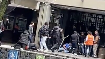 En los videos se ve parte de la agresión que sufrieron personas en el plantel CU