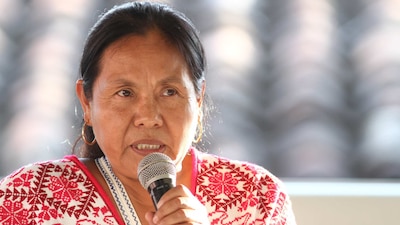 La aspirante independiente a la Presidencia reconoció que va lejos de la meta de firmas