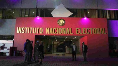 refirió que es "timbre de orgullo" para las y los periodistas que el INE los censure.