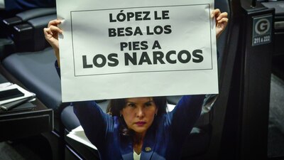 Afirmó que el expresidente Calderón hizo una excelente labor contra los narcos