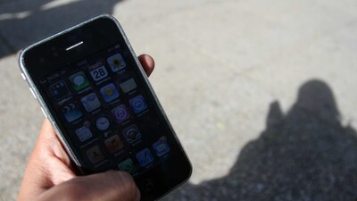 En los tianguis ya no podrán vender teléfonos celulares