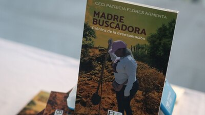Antes de desaparecer, Ceci Flores presentó su libro en la Ciudad de México