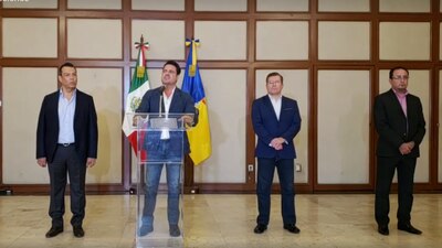 El gobernador de Jalisco en conferencia de prensa