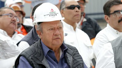 Trabajadores de Pemex quieren que AMLO 'desempolve' los expedientes en contra de Romero Deschamps
