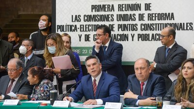Con 18 votos a favor y 17 en contra se retrasó la entrega del dictamen