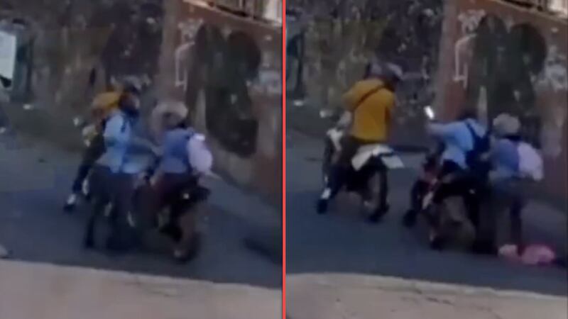 VIDEO: Falla robo de moto a mujer en Cuernavaca; ella se defiende y ciudadano ayuda