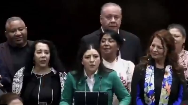VIDEO: Diputada de Morena, Claudia Rivera, se equivoca y se pronuncia “a favor del huachicol fiscal”