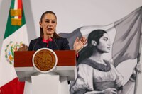 Sheinbaum advierte que iría a tribunales ante restricción del INE sobre elección judicial