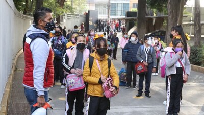 Se continuará con la aplicación de gel en los planteles escolares