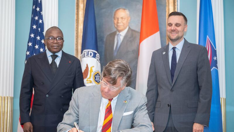 Landau amaga con quitar visas a quienes celebren el asesinato de Charlie Kirk