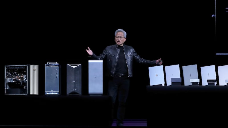 Nvidia lanza un nuevo superchip para computadoras con IA que podría poner a ‘temblar’ a Apple