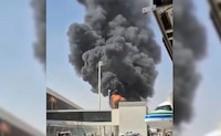 Ataque con misil en aeropuerto de Riad, en Arabia Saudita, deja decenas de heridos