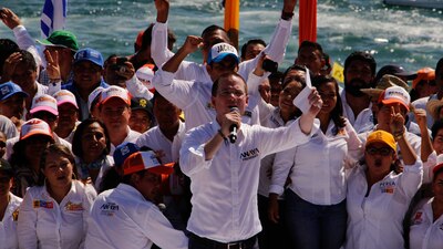 El Ingreso Básico Universal solo es propuesto por la coalición 'Por México al Frente'