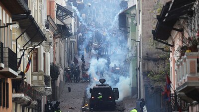 En América Latina se están rebelando contra sus gobiernos y te explicamos las (válidas) razones