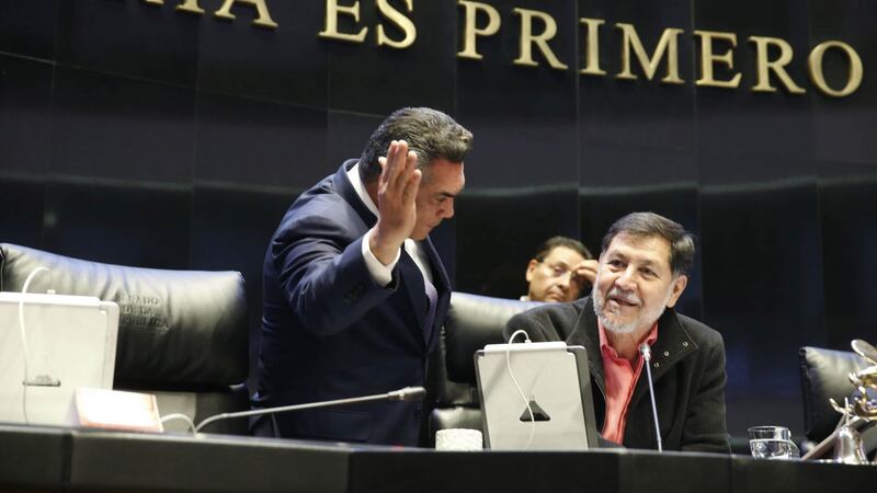 “Noroña es un gran pendejo”, arremete Alito; “es el sepulturero del PRI”, revira el morenista