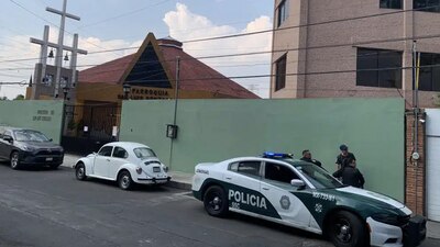 Los asaltantes amenazaron al párroco con asesinarlo