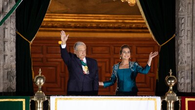 Beatriz Gutiérrez Müller en el balcón de Palacio Nacional