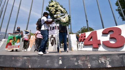 Padres de familia de los jóvenes desaparecidos exigen al gobierno esclarecer los hechos ocurridos en el 2014