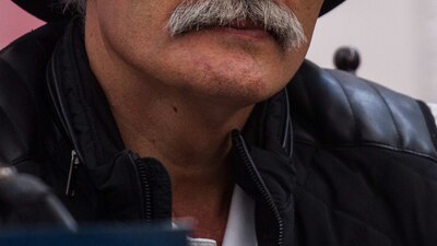 Mireles busca ser diputado 'pluri' en Michoacán