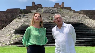 Beatriz Gutiérrez y su esposo, AMLO